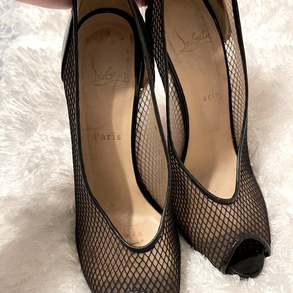 Authentic Christian Louboutin Fetilino Patent Pump size 39